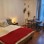 Moti Apartment *